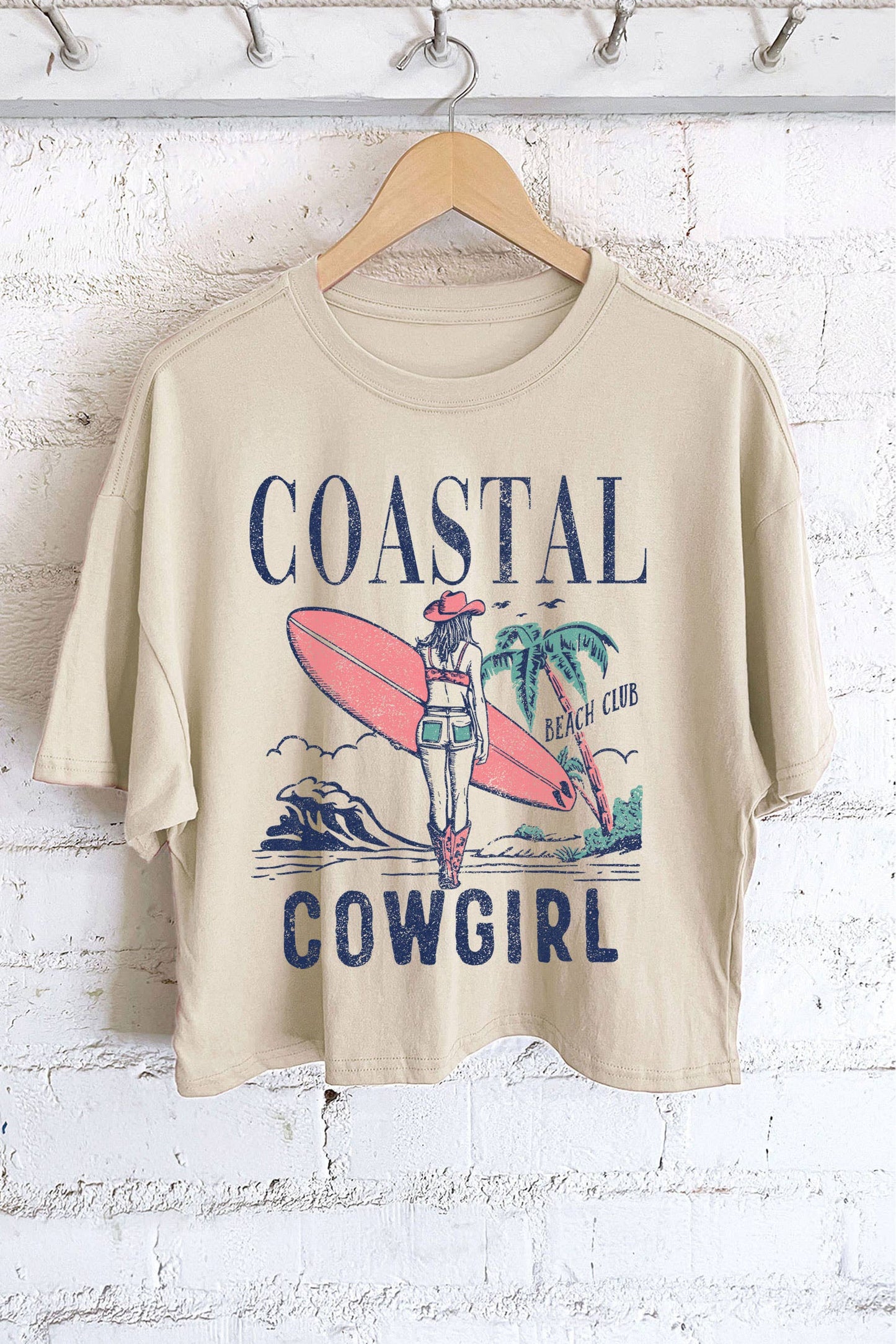 COASTAL COWGIRL BEACH CLUB GRAPHIC LONG CROP TOP: Black