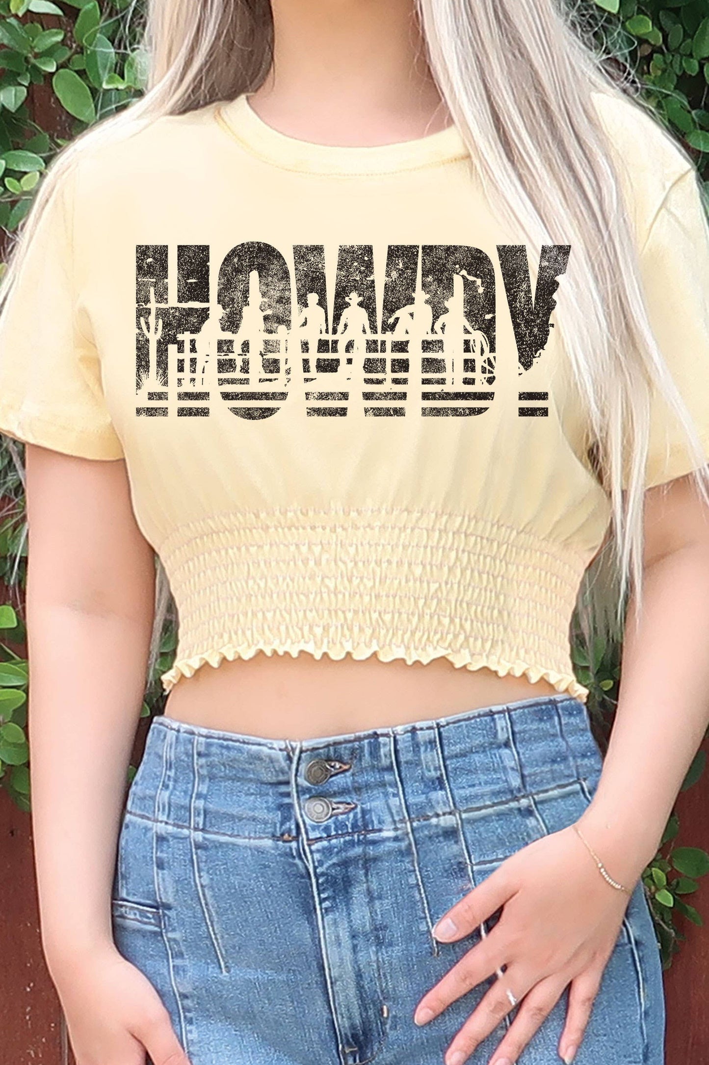 HOWDY COWBOYS GRAPHIC SMOCKED CROP TOP : PEACH