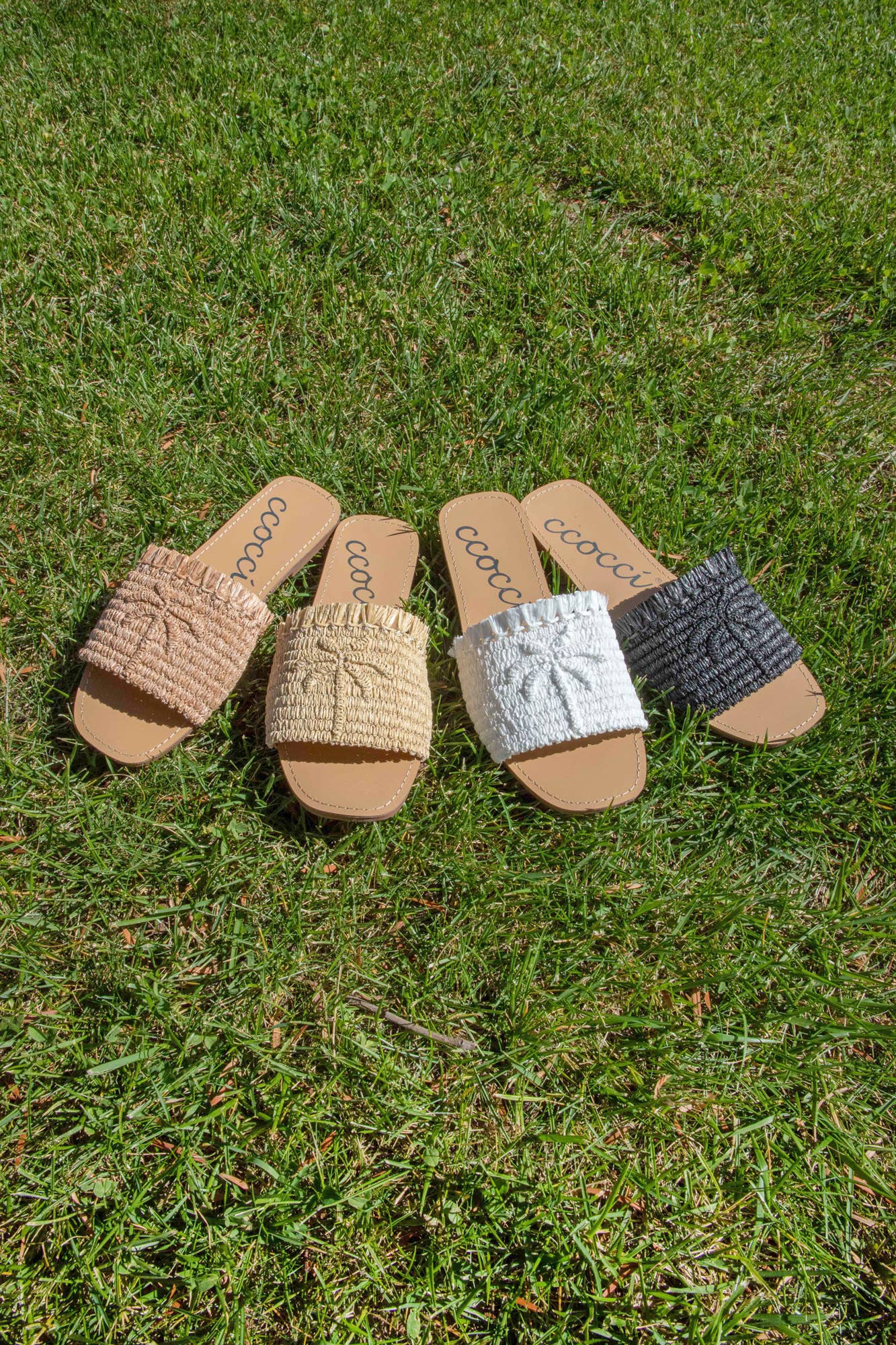 SANDY PALM TREE EMBROIDERY DESIGN RAFFIA SANDAL: CAMEL / A12