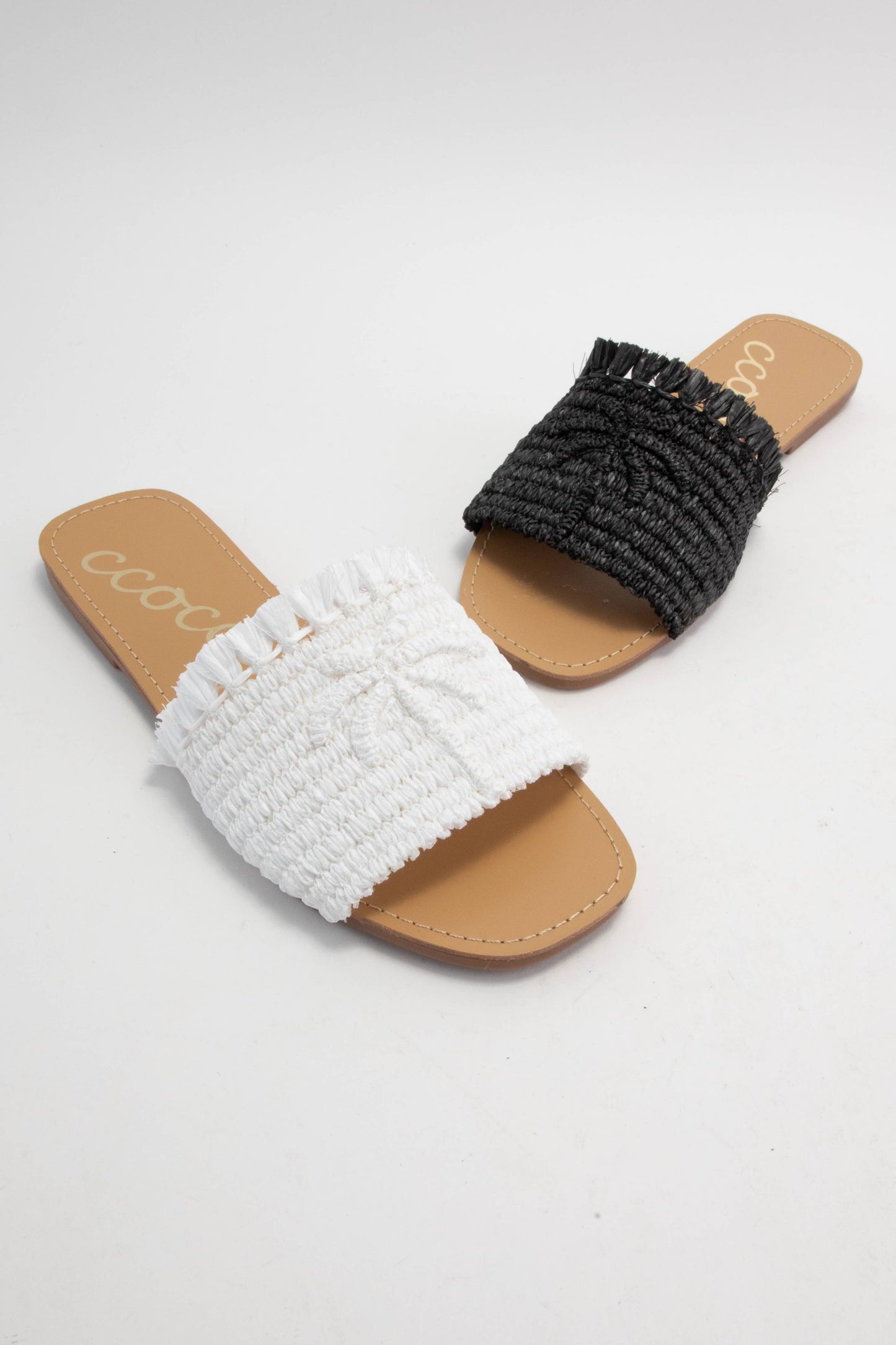 SANDY PALM TREE EMBROIDERY DESIGN RAFFIA SANDAL: CAMEL / A12