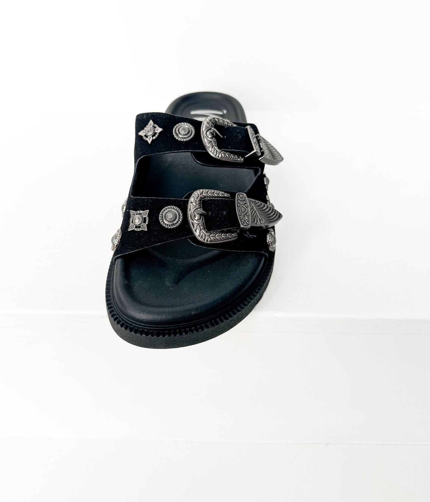 Isol Western Buckle Sandal in Black and Cream: