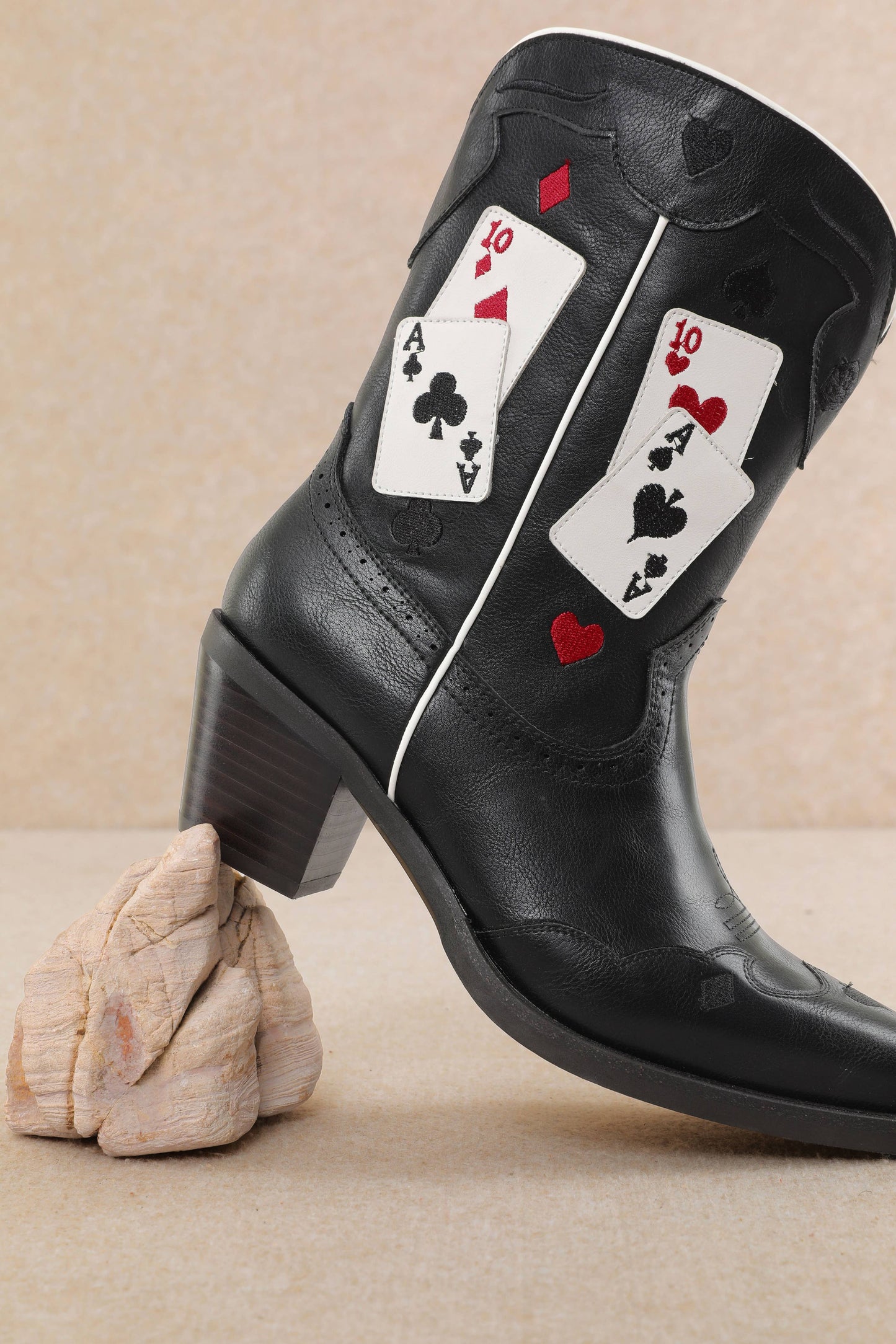 LUCKY: Black