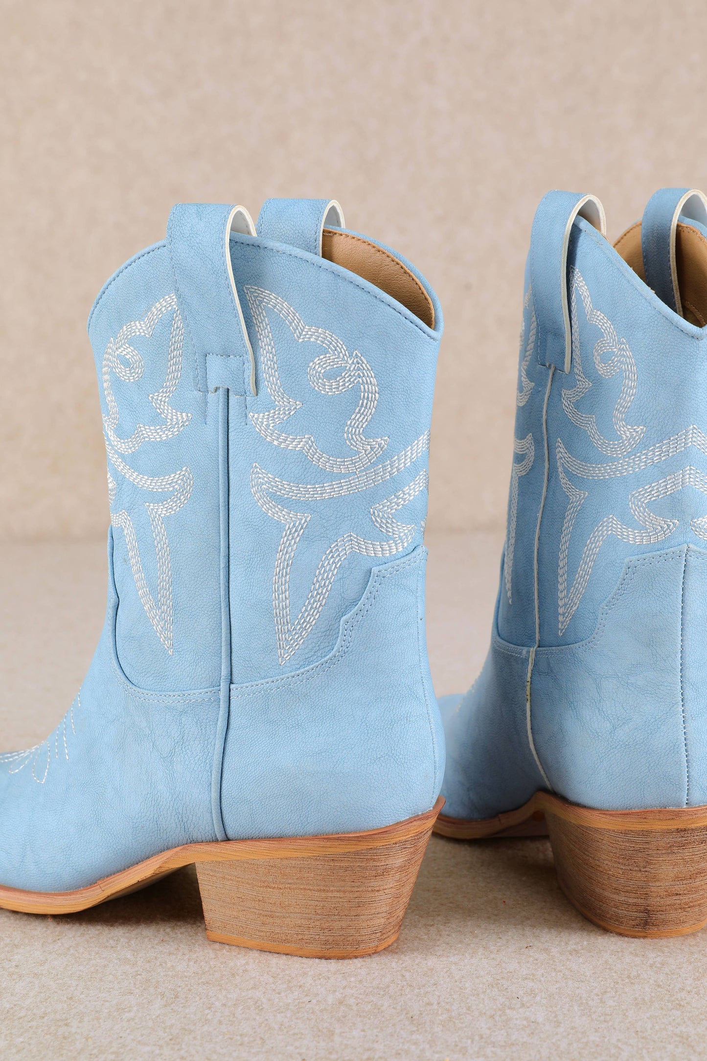 CLAIRE: Light Blue