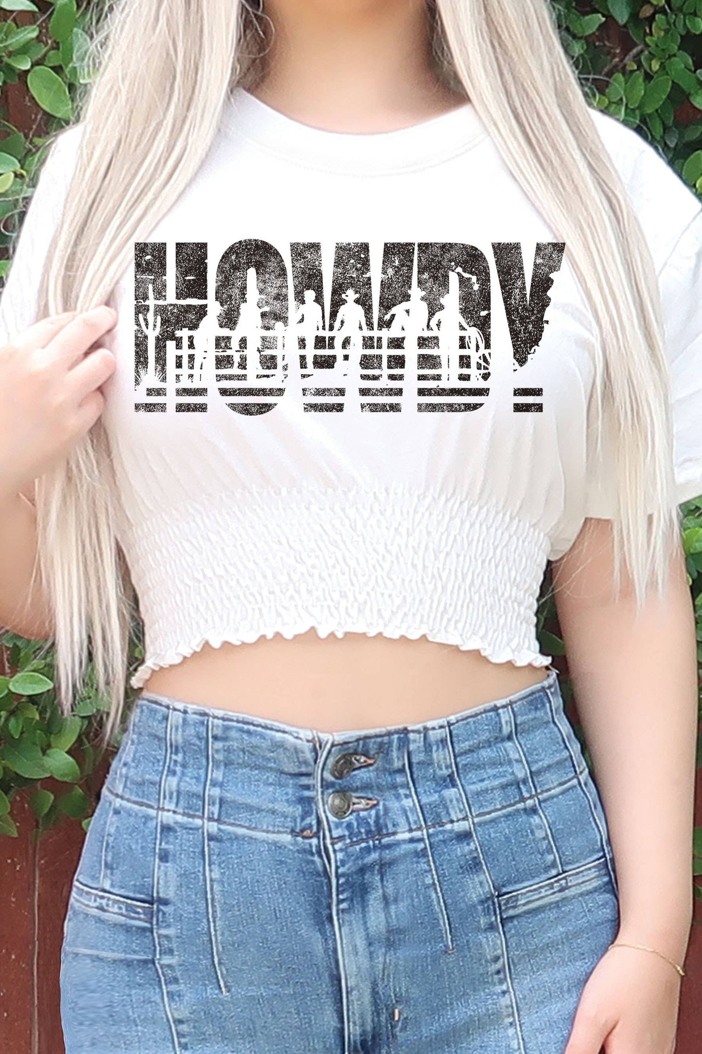 HOWDY COWBOYS GRAPHIC SMOCKED CROP TOP : PEACH