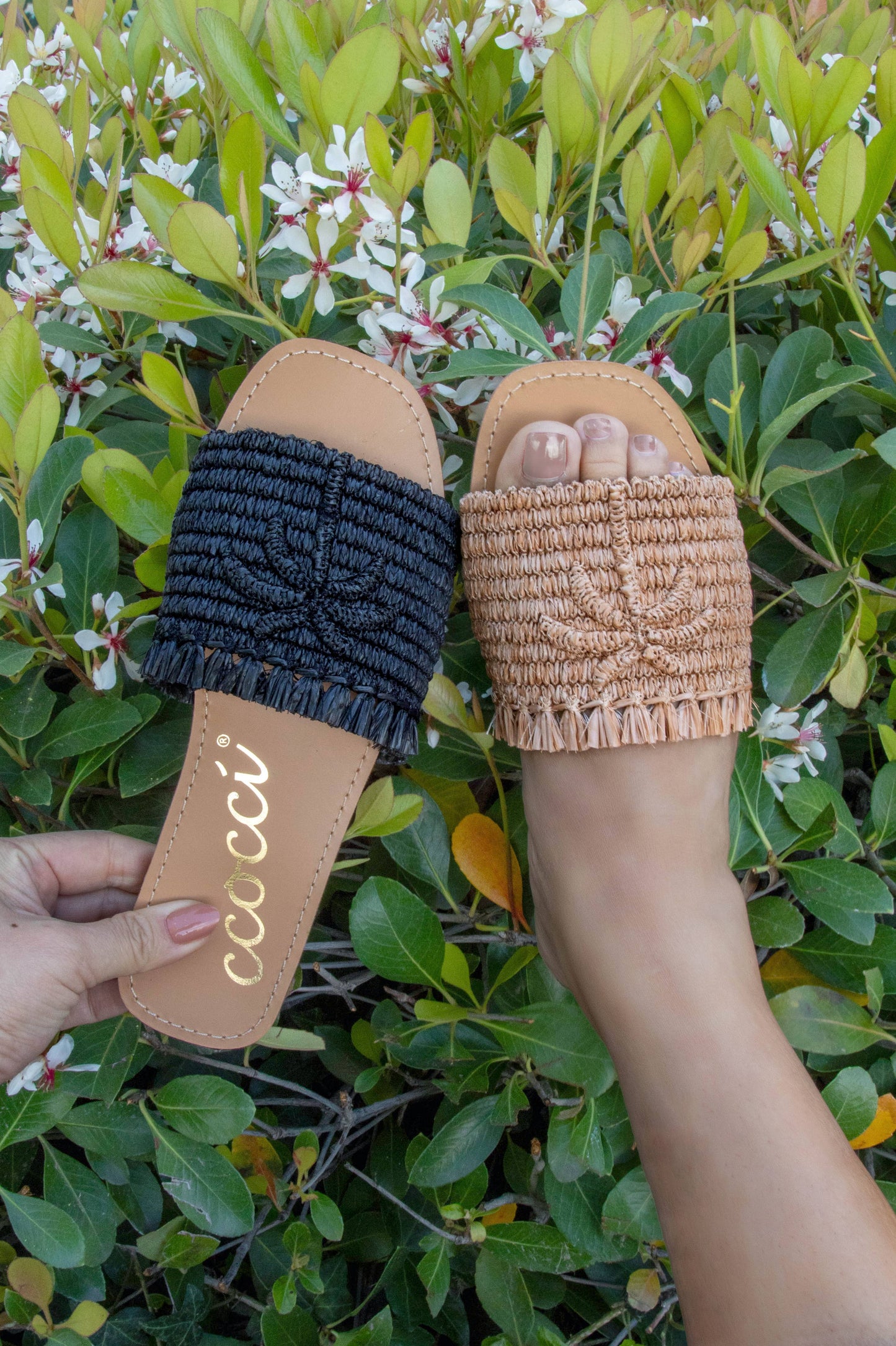 SANDY PALM TREE EMBROIDERY DESIGN RAFFIA SANDAL: CAMEL / A12