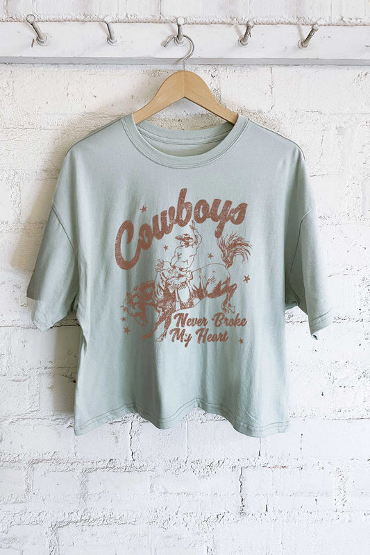 COWBOYS NEVER BRAKE MY HEART GRAPHIC LONG CROP TOP: Dusty mint