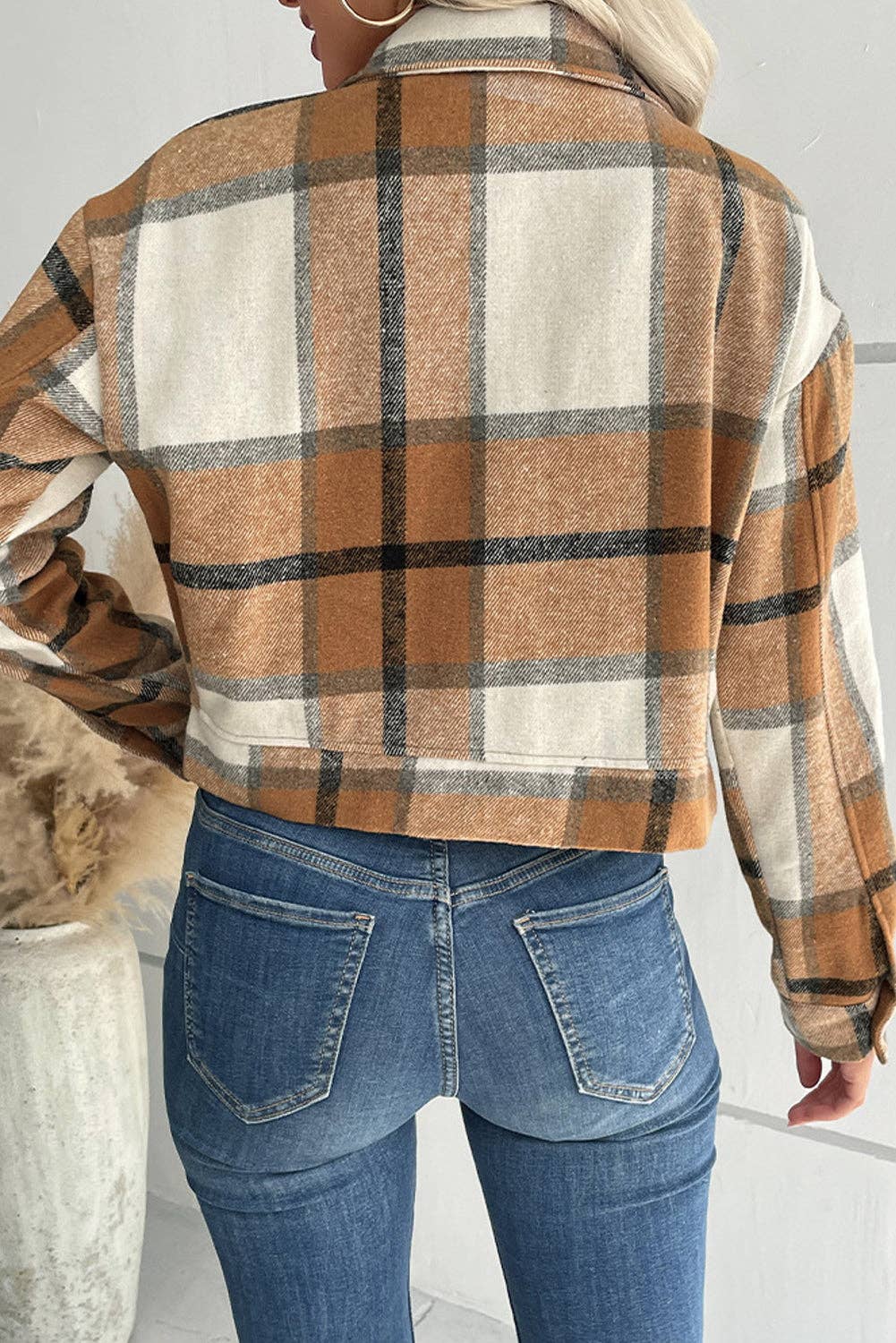 Buttoned Cardigan Plaid Jacket With Pocket:100%Polyester.