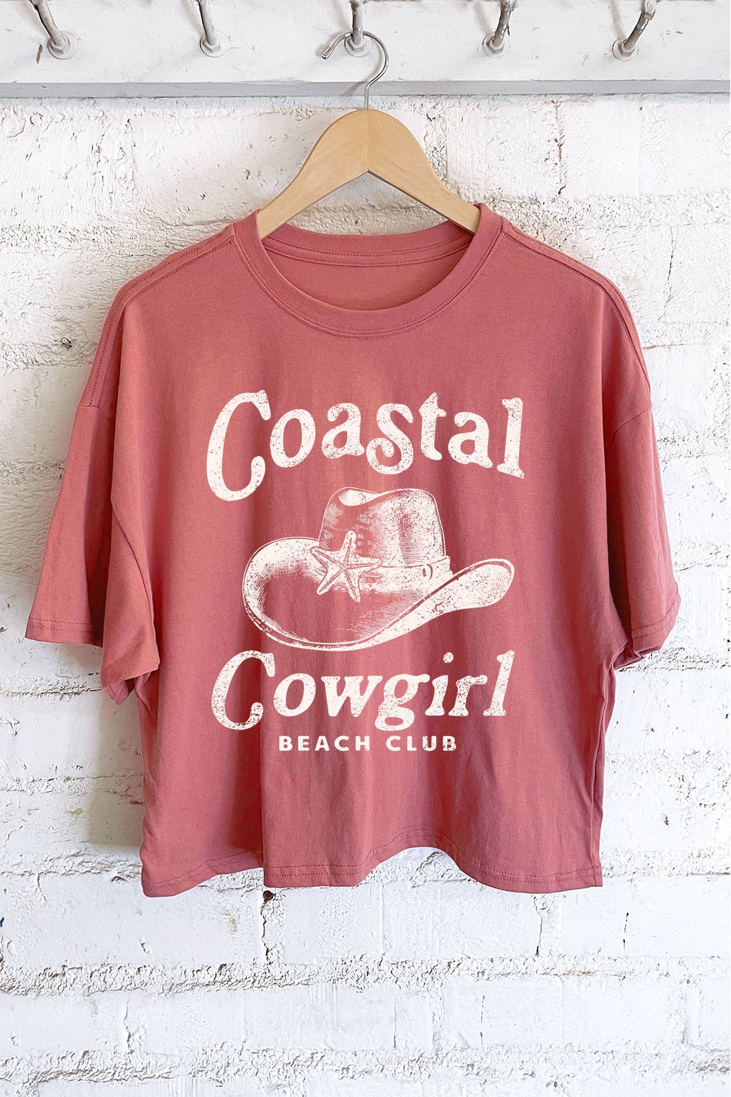 COASTAL COWGIRL GRAPHIC LONG CROP TOP: PEACH