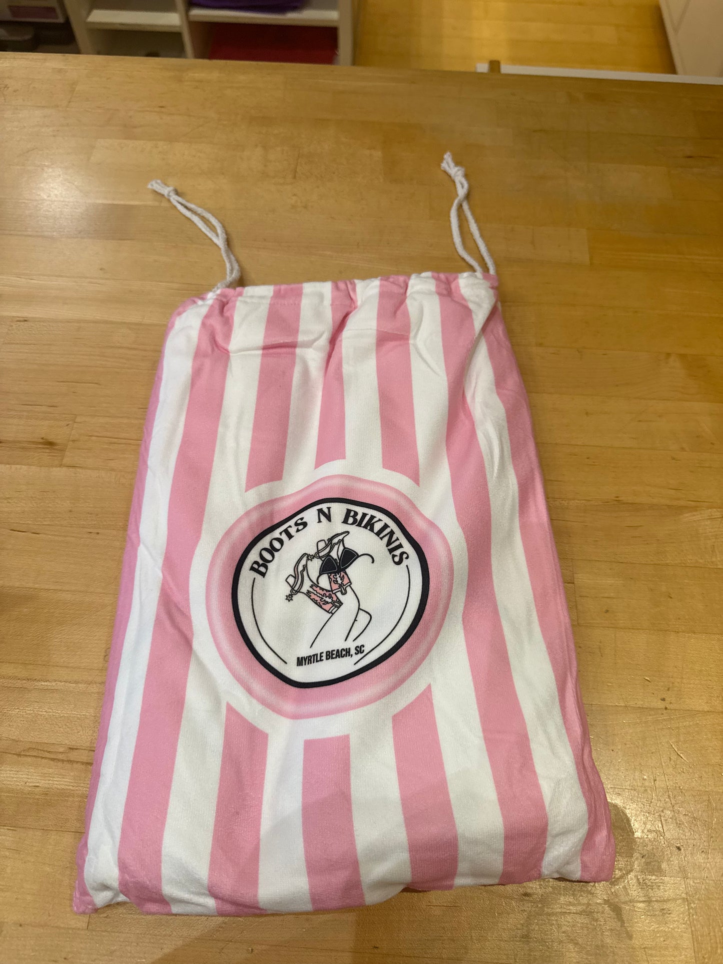 Logo beach towel with bag