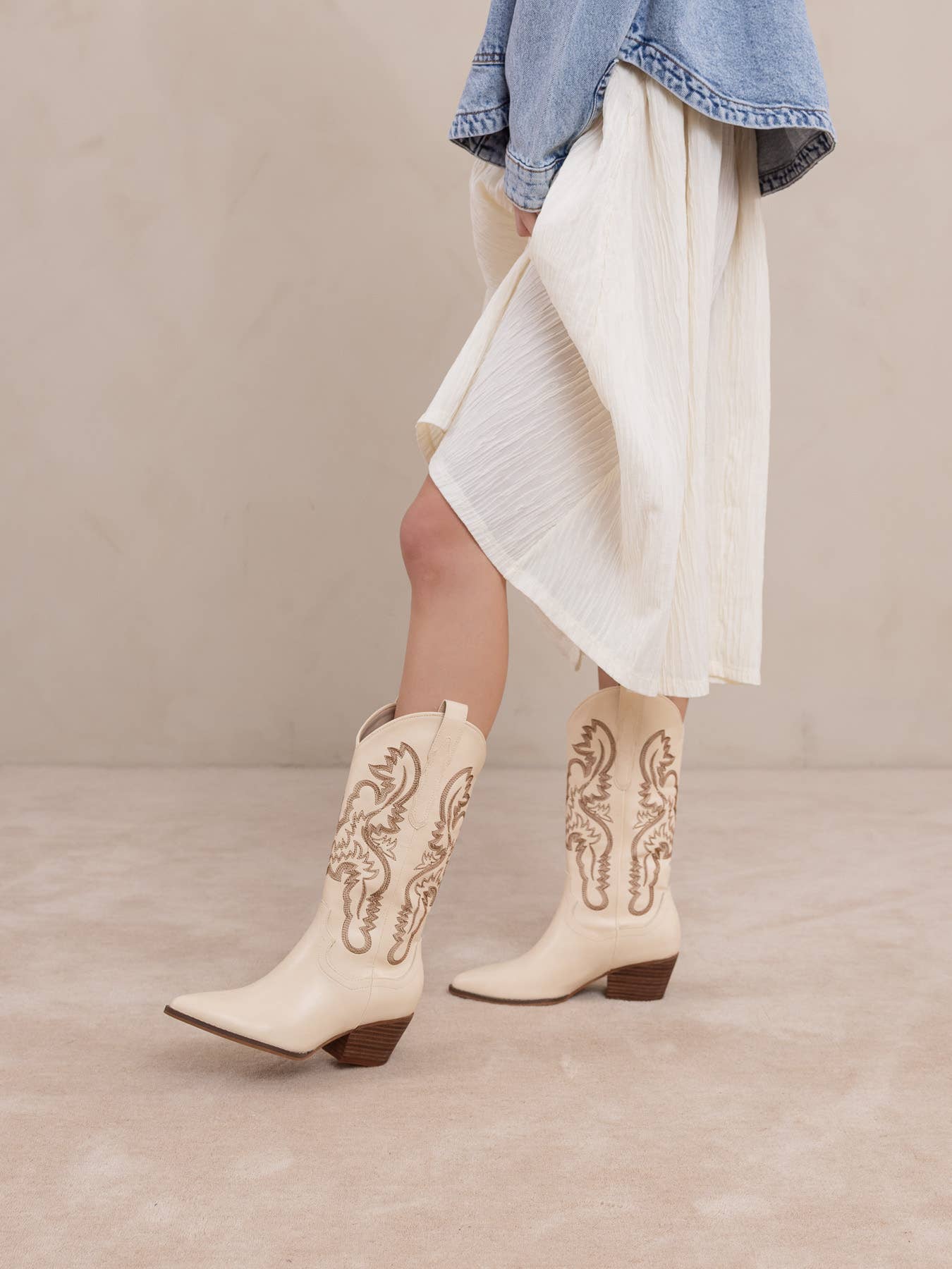 Amaya white Chai Classic Western Boot