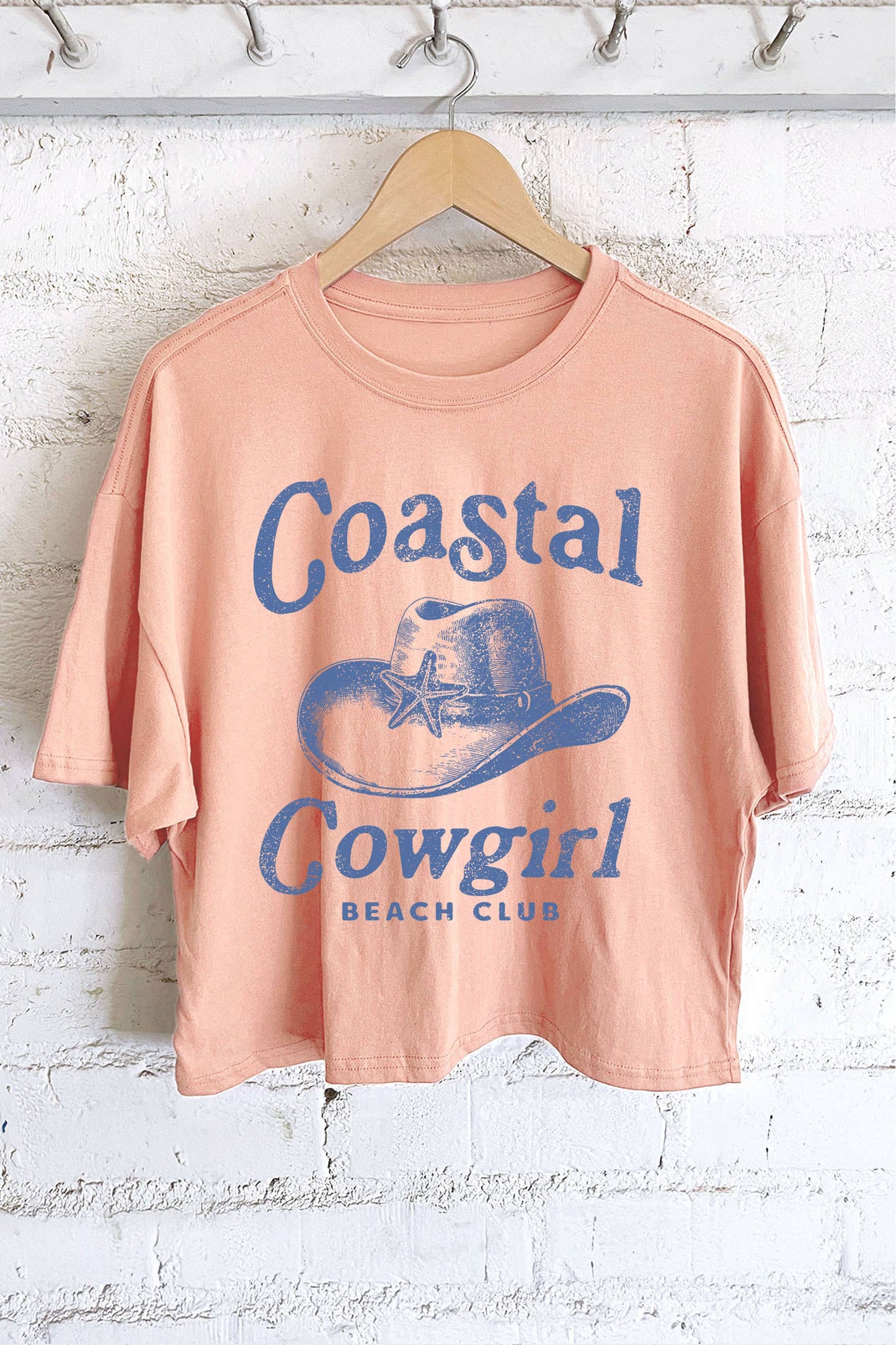 COASTAL COWGIRL GRAPHIC LONG CROP TOP: PEACH