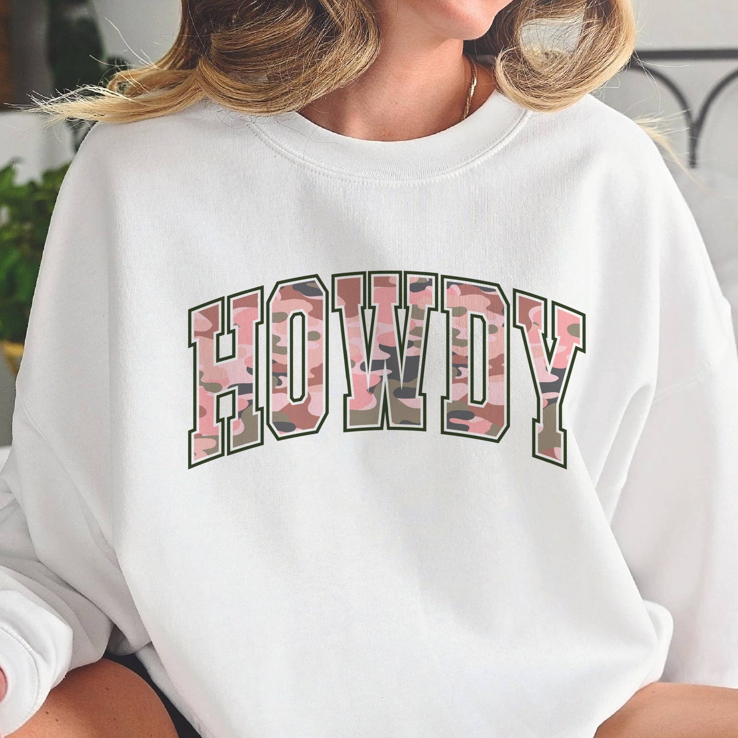 Western Camo Howdy Pink Camouflage Retro Graphic Sweatshirt