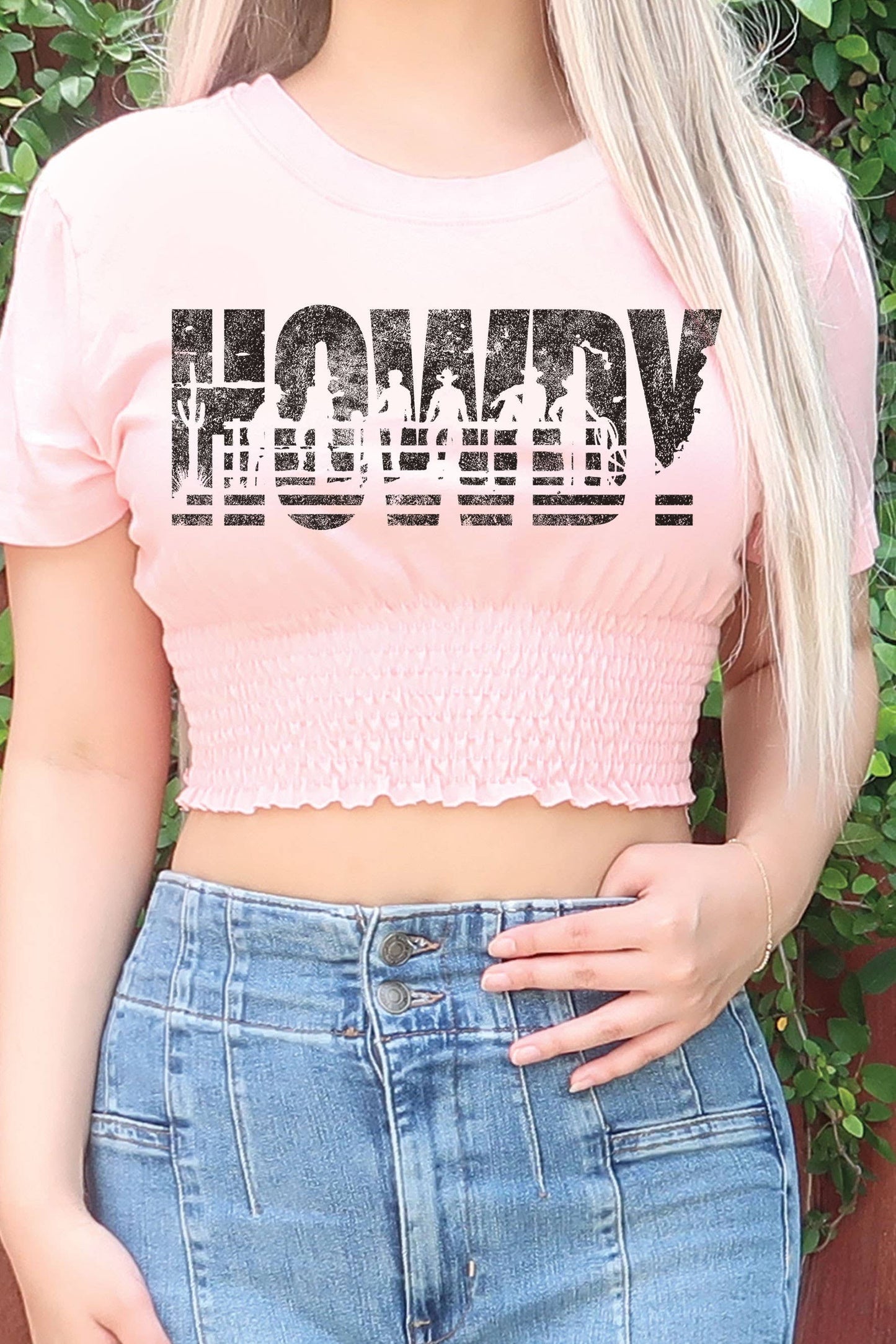 HOWDY COWBOYS GRAPHIC SMOCKED CROP TOP : PEACH