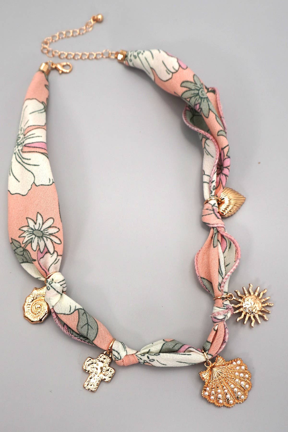 SCARF CHARM NECKLACE-SEASHELL