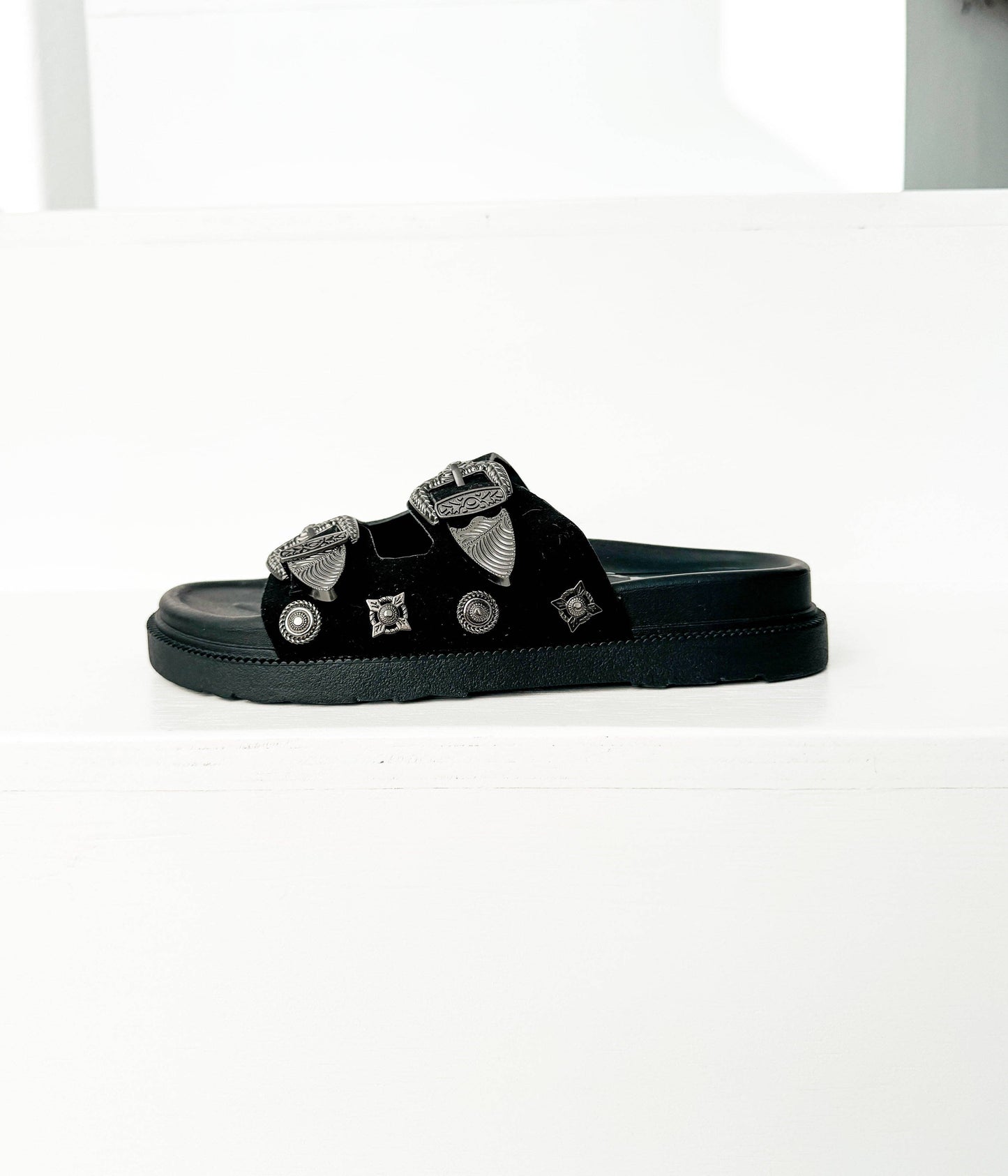 Isol Western Buckle Sandal in Black and Cream:
